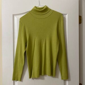 NWT Chico’s size 3 apple peel green turtleneck sweater.